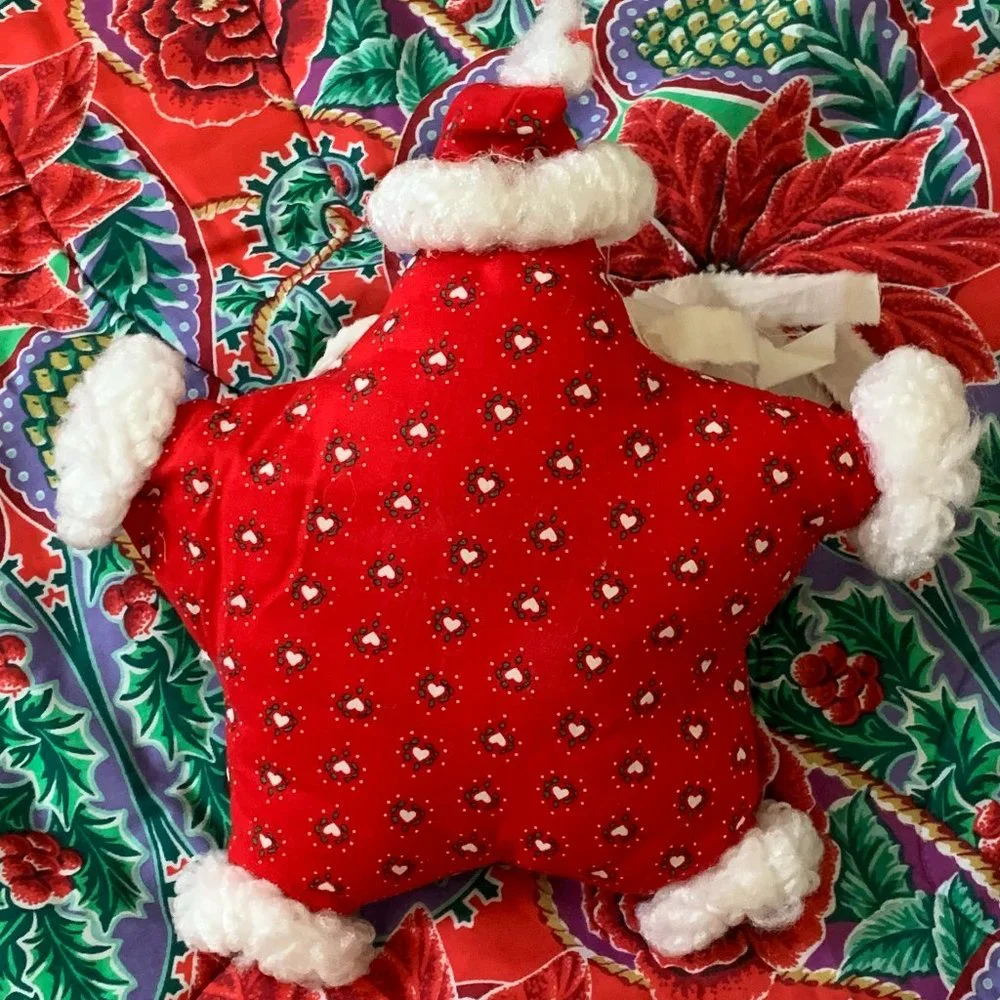 🎉HP🎉 Santa Accent Holiday Pillow Red, Green and White in the Shape of a Star